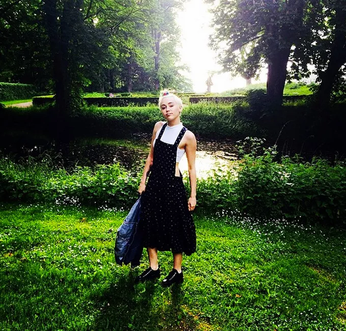 Se billederne: Miley Cyrus besøgte dansk slot