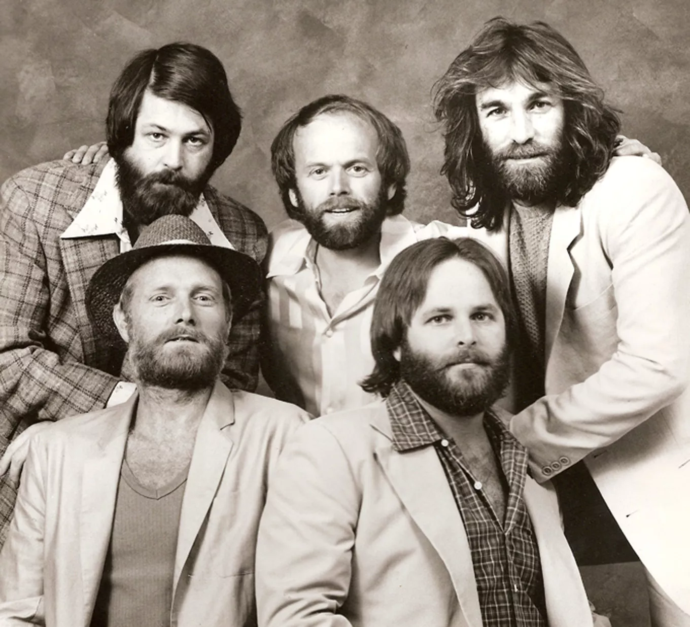 The Beach Boys udgiver bokssæt og håber på genforening