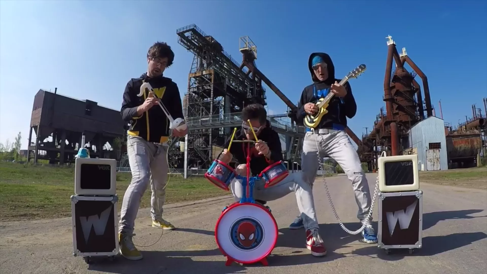 Hör en helt sjuk Rage Against The Machine-cover – spelad med leksaksinstrument