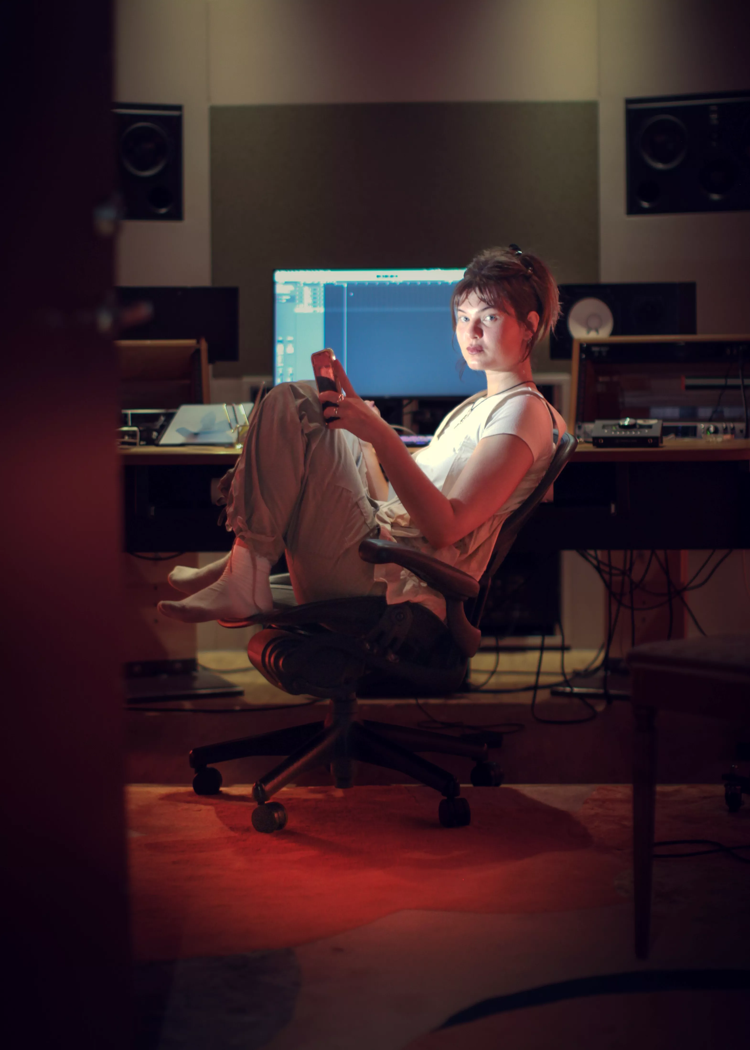 25-åriga Elvira Anderfjärd har skrivit musik åt artister som Katy Perry, Ed Sheeran, Taylor Swift och First Aid Kit.