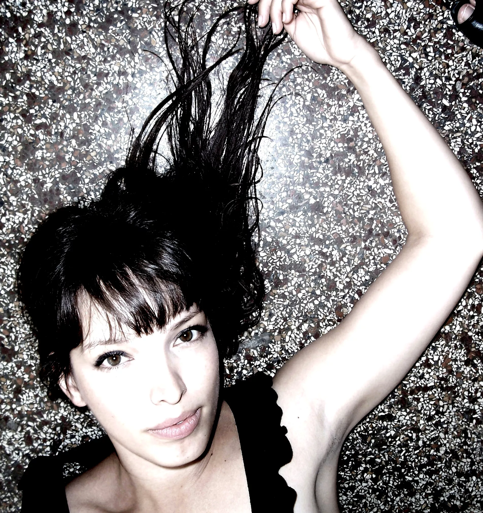 Call Me Kat – Intim minimalisme fra garager og lader