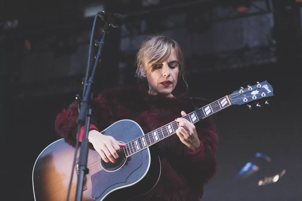 Brandtal och sånglyrik sida vid sida