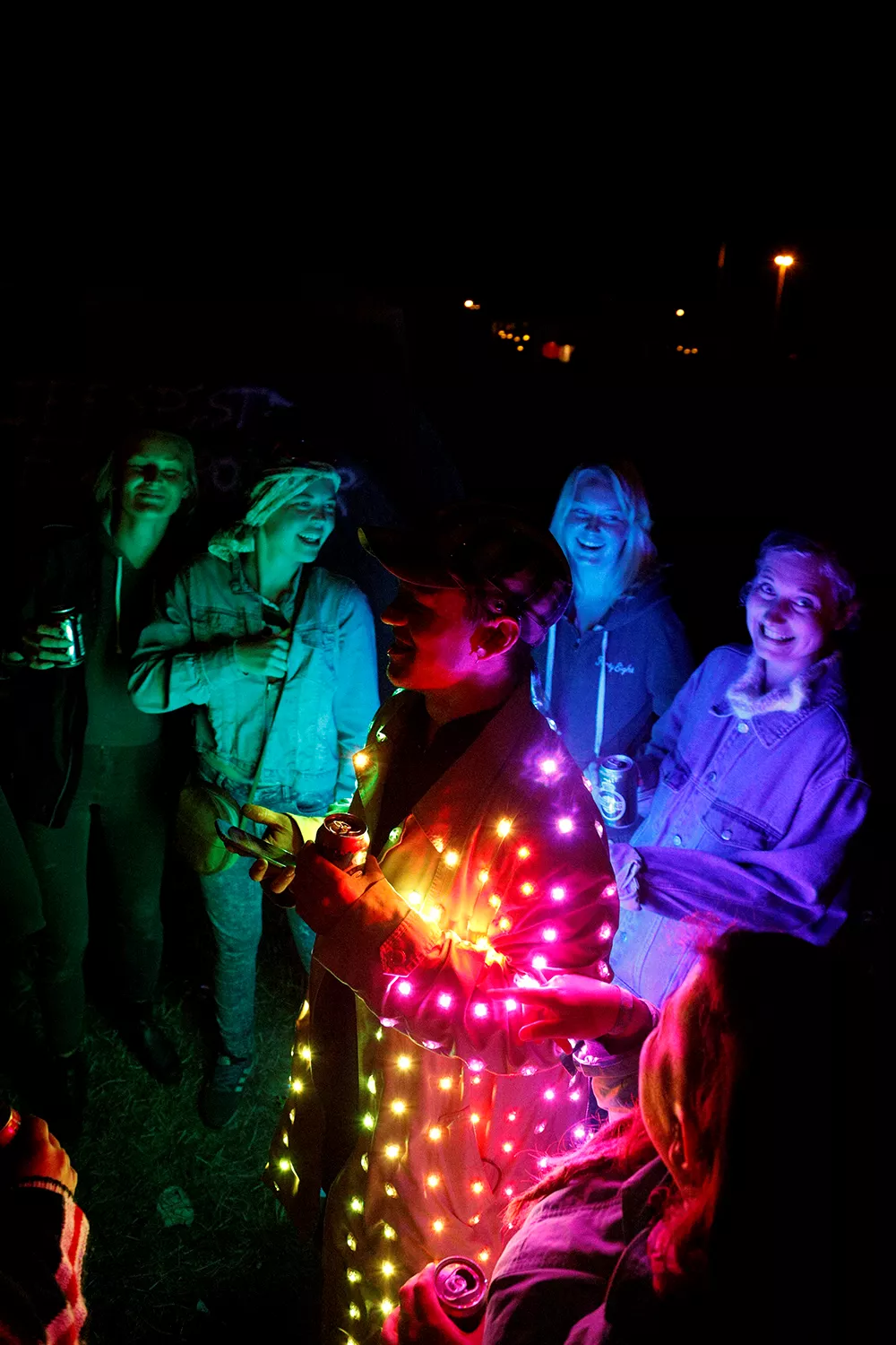 Fotoserie: Lejrliv på Roskilde – før og efter solnedgang