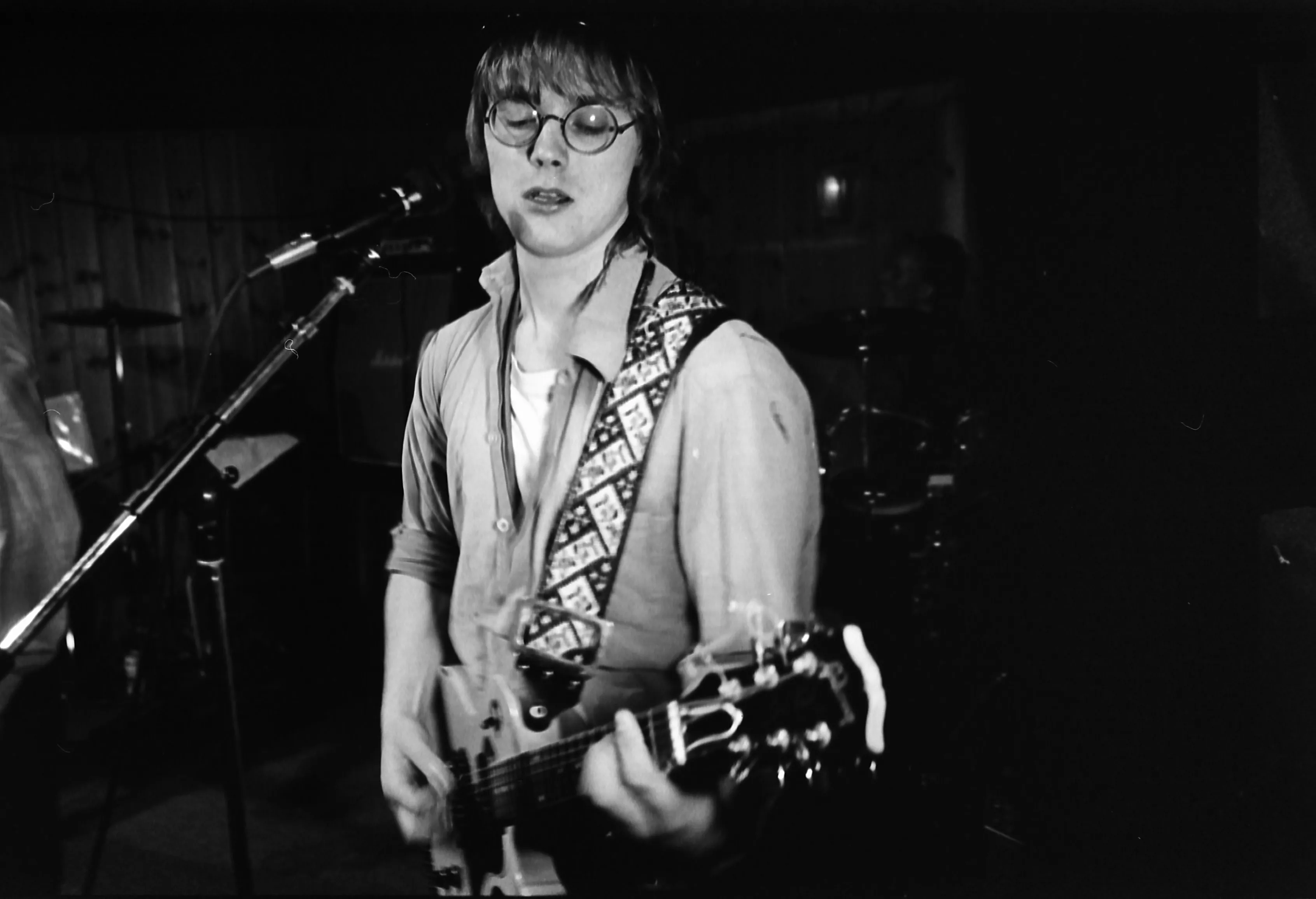 Klassisk svensk punkstudio uppmärksammas med samling + bok