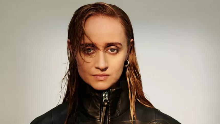 Den svenske rapper Silvana Imam giver intimkoncert på SMK