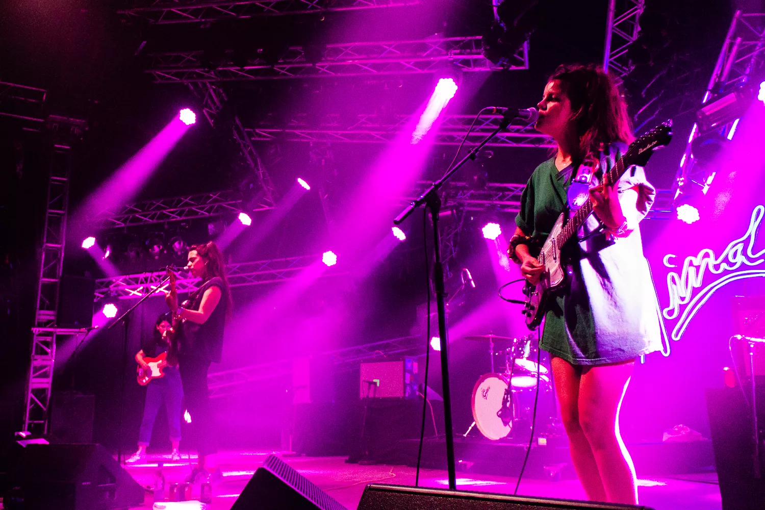 Hinds til Danmark igen