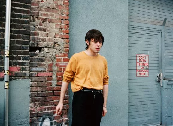 Iceage-frontmand skriver musik til Romeo & Julie på Aarhus Teater