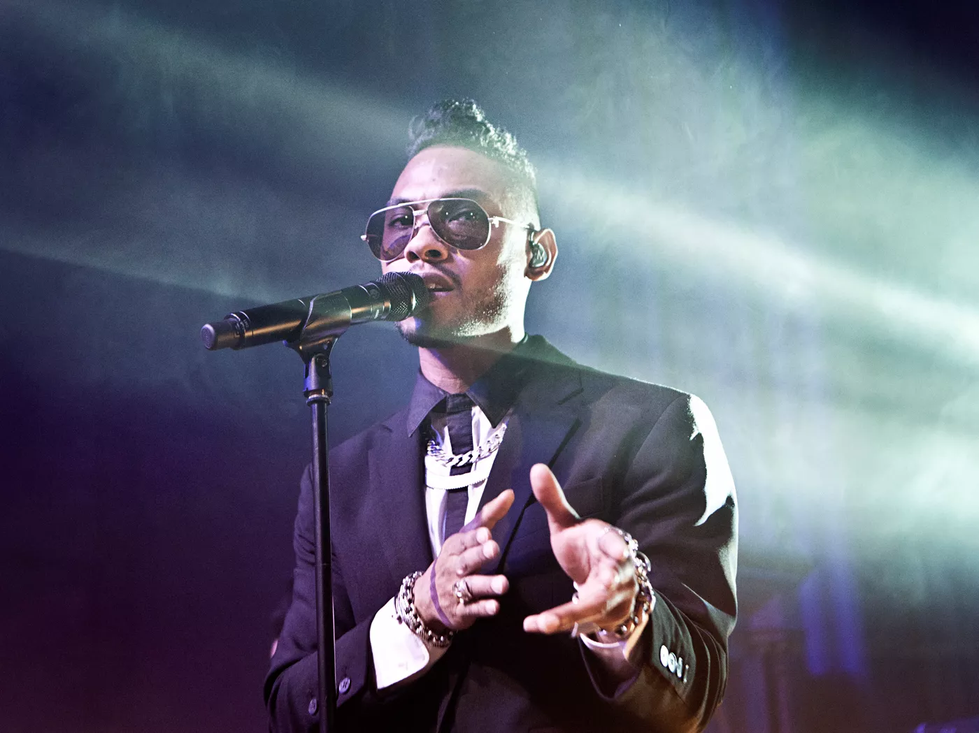 Flere storheter til Hove