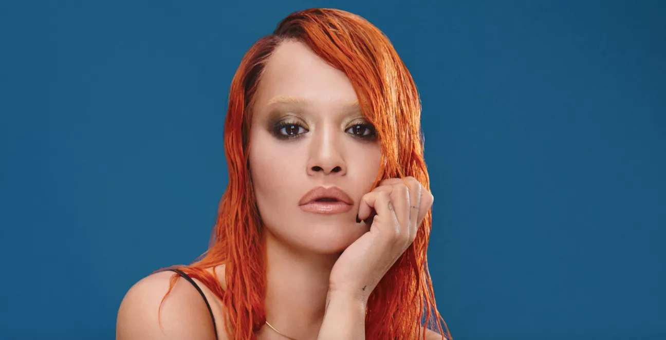 ANMELDELSE: Rita Ora spiller med de elektroniske muskler på anonym ep