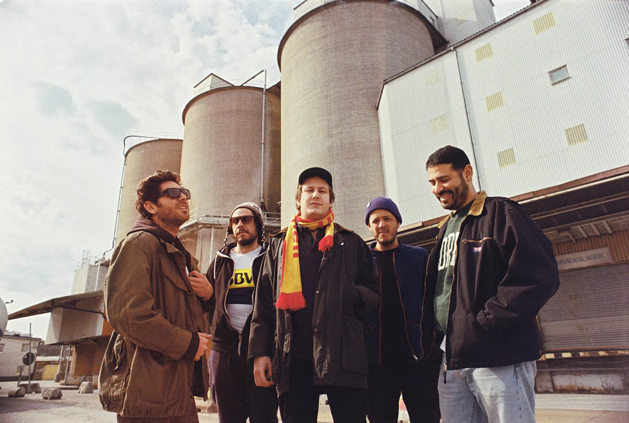 PREMIÄR: Hyllade Sudakistan är tillbaka