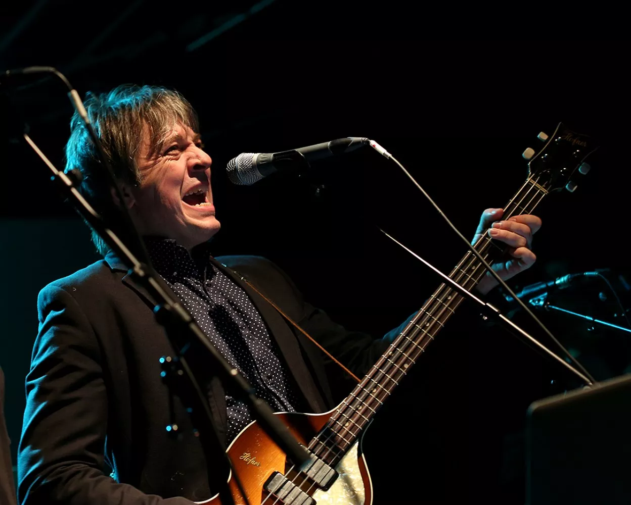 Legendarisk band hyrer dansk bassist til USA-turné