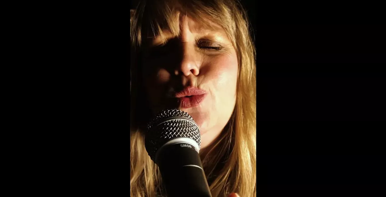 PREMIERE: Femstjernede Jomi udgiver smuk video til "Knust kompas"