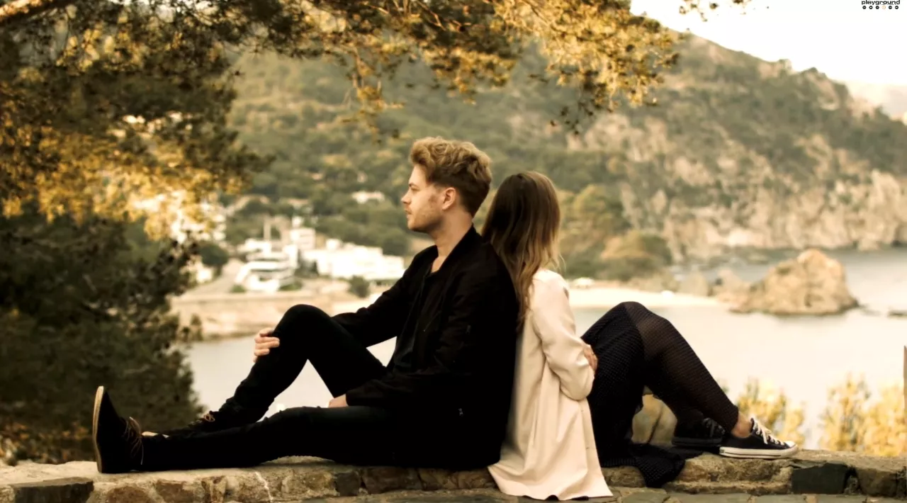 Se charmerende musikvideo med Christian Hjelm