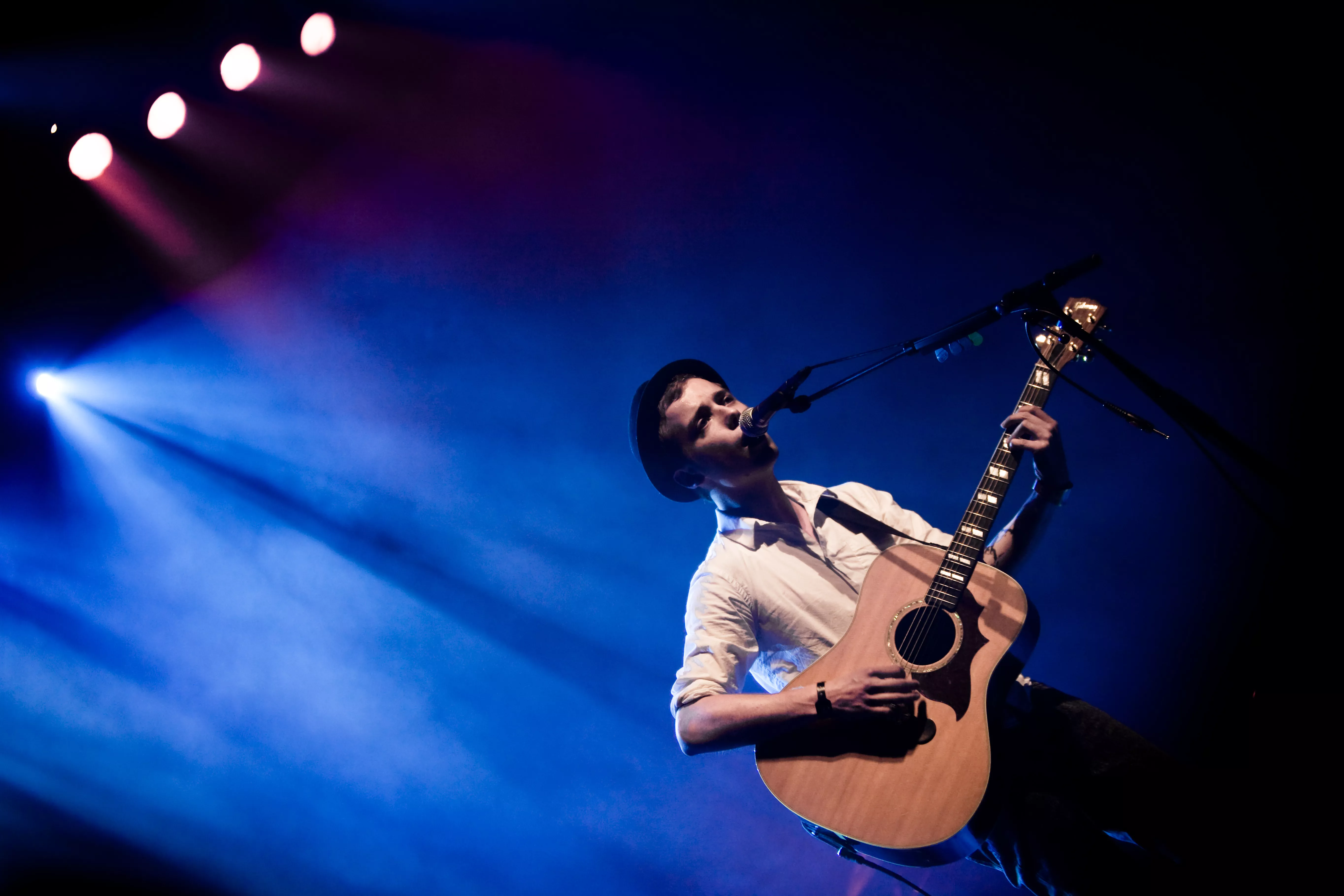 Mads Langer giver koncerter