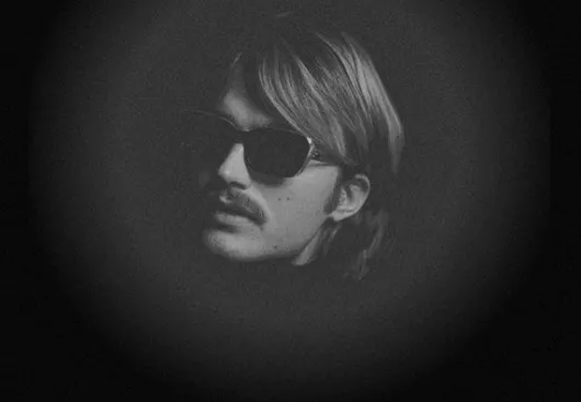 LYT: Stranger Things-stjerne udgiver ny single  