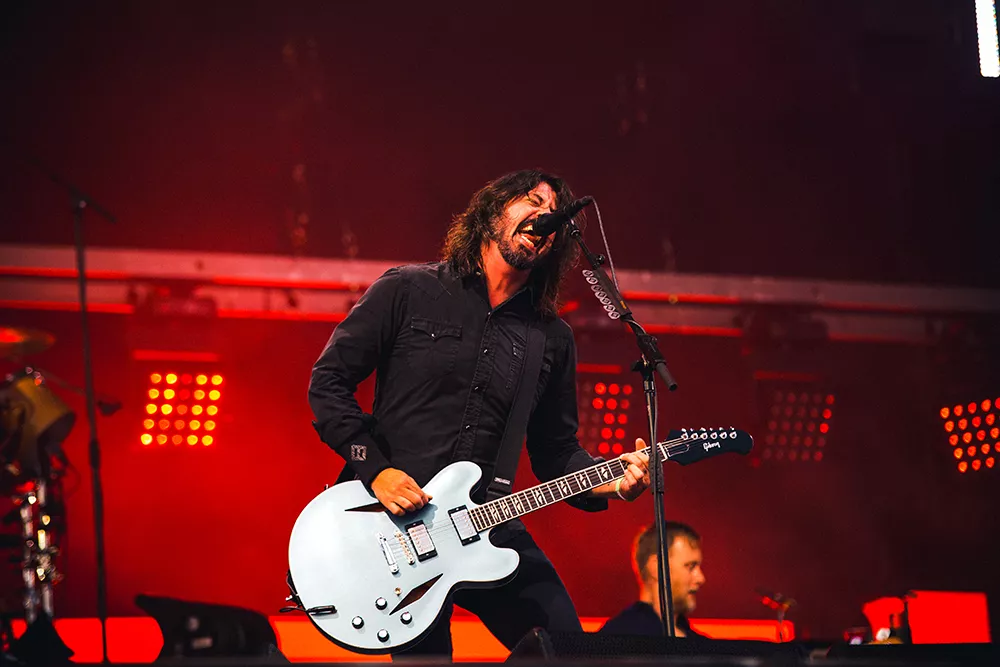 Megastjerner optræder til online "Vax Live"-pro-vaccine-koncert