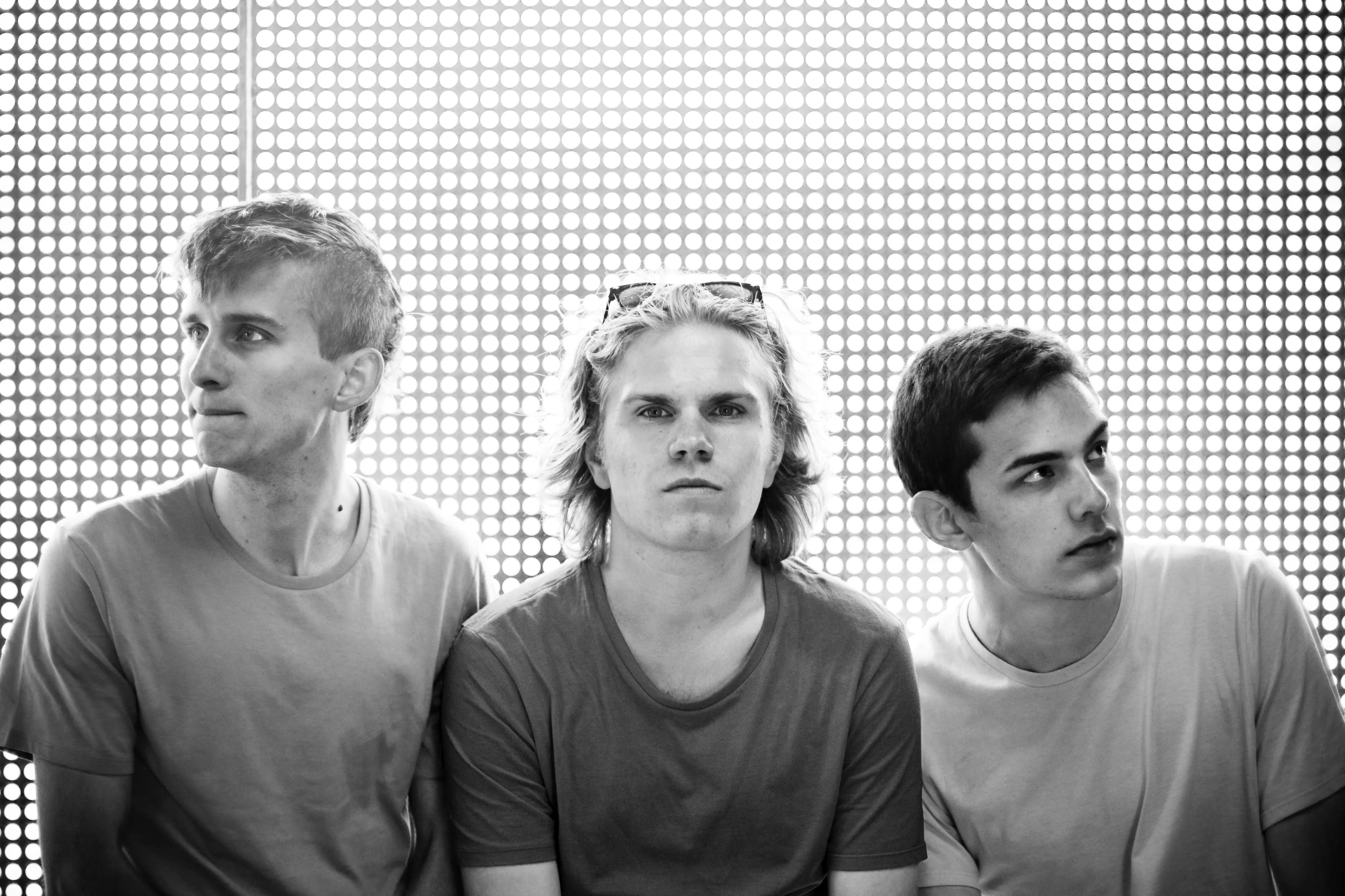 Surf In Stereo klar med toer