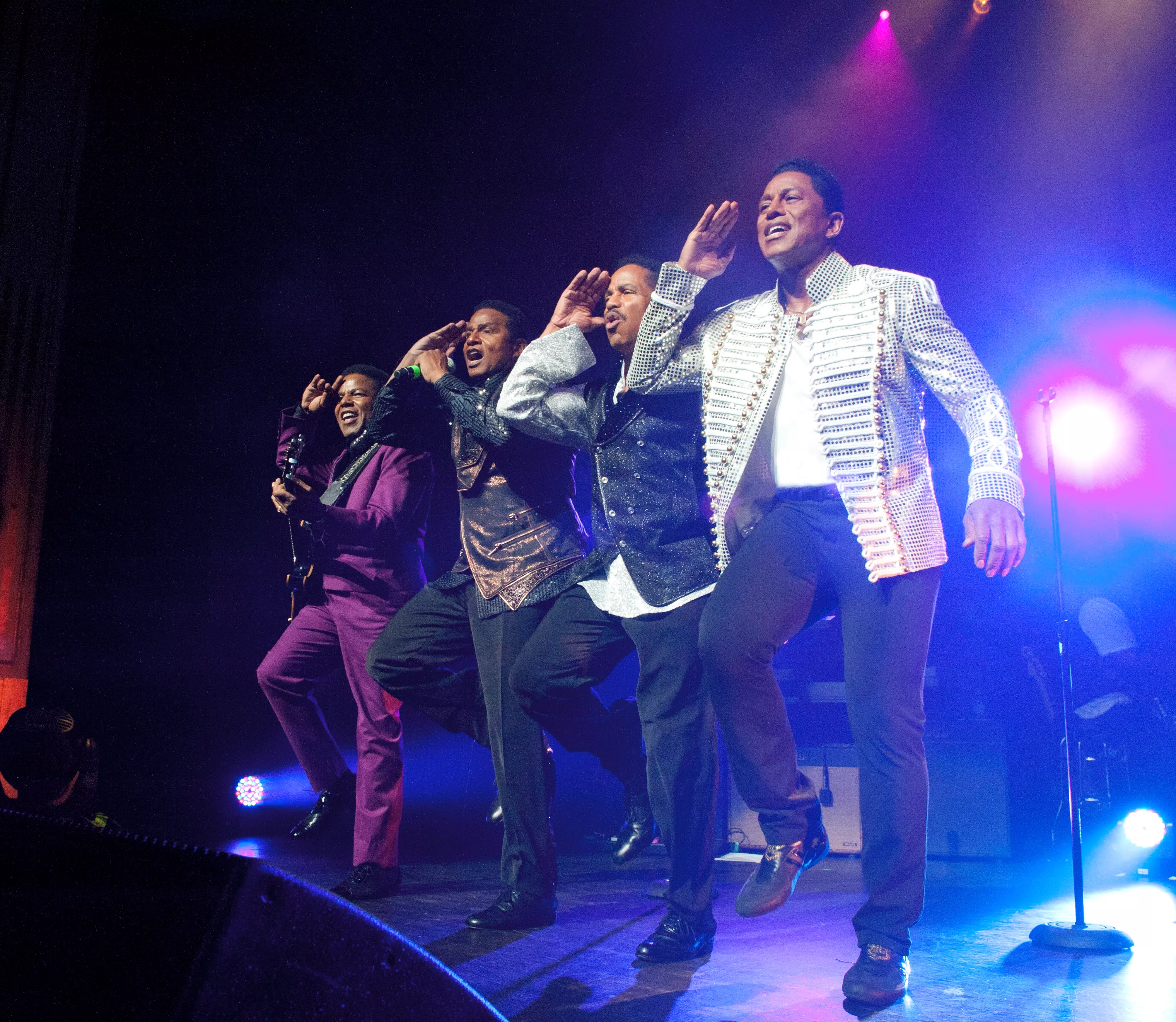 The Jacksons inntar Spektrum