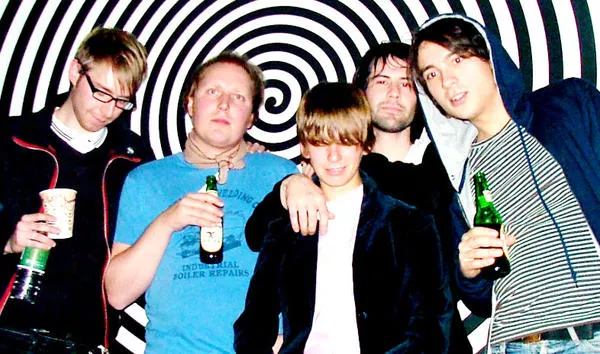 Love Is All er klar med treer 