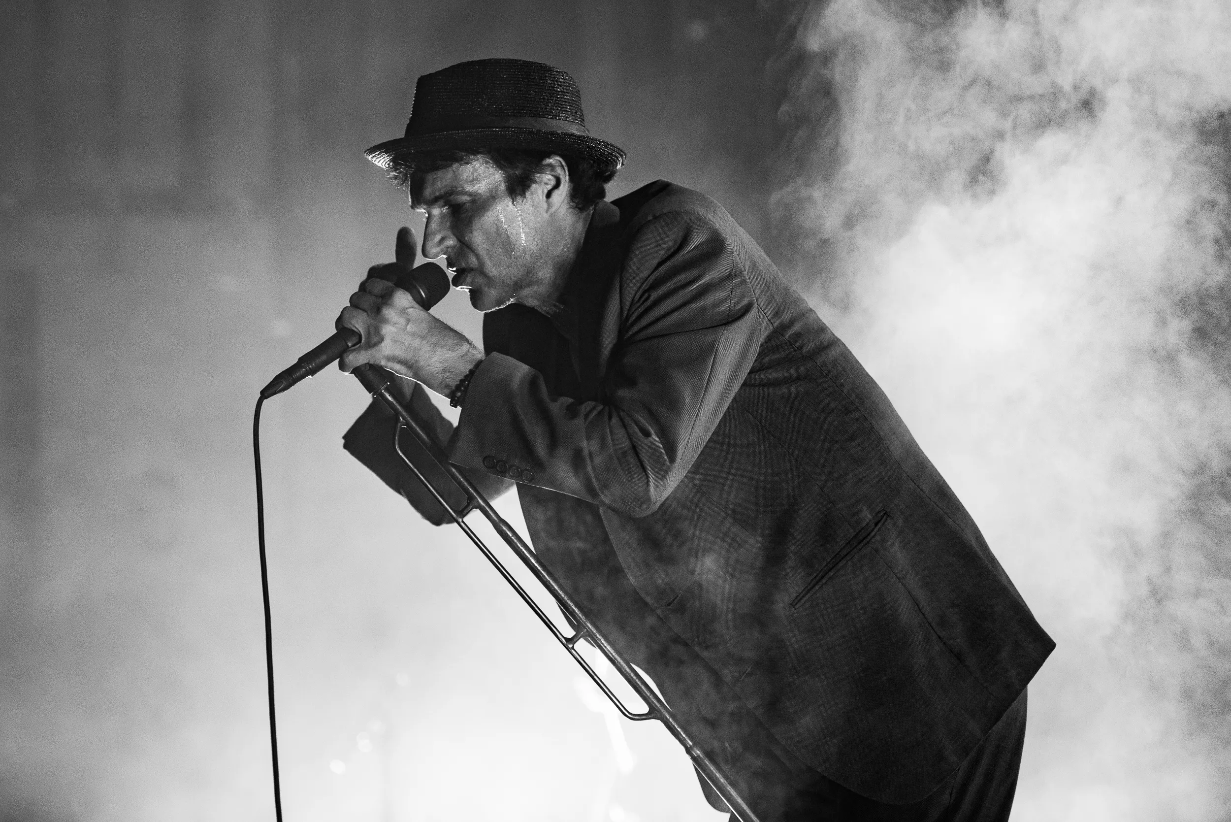 Thåström knyter ihop konsertsäcken