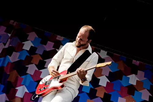 Kashmir arrangerer ekstrakoncert