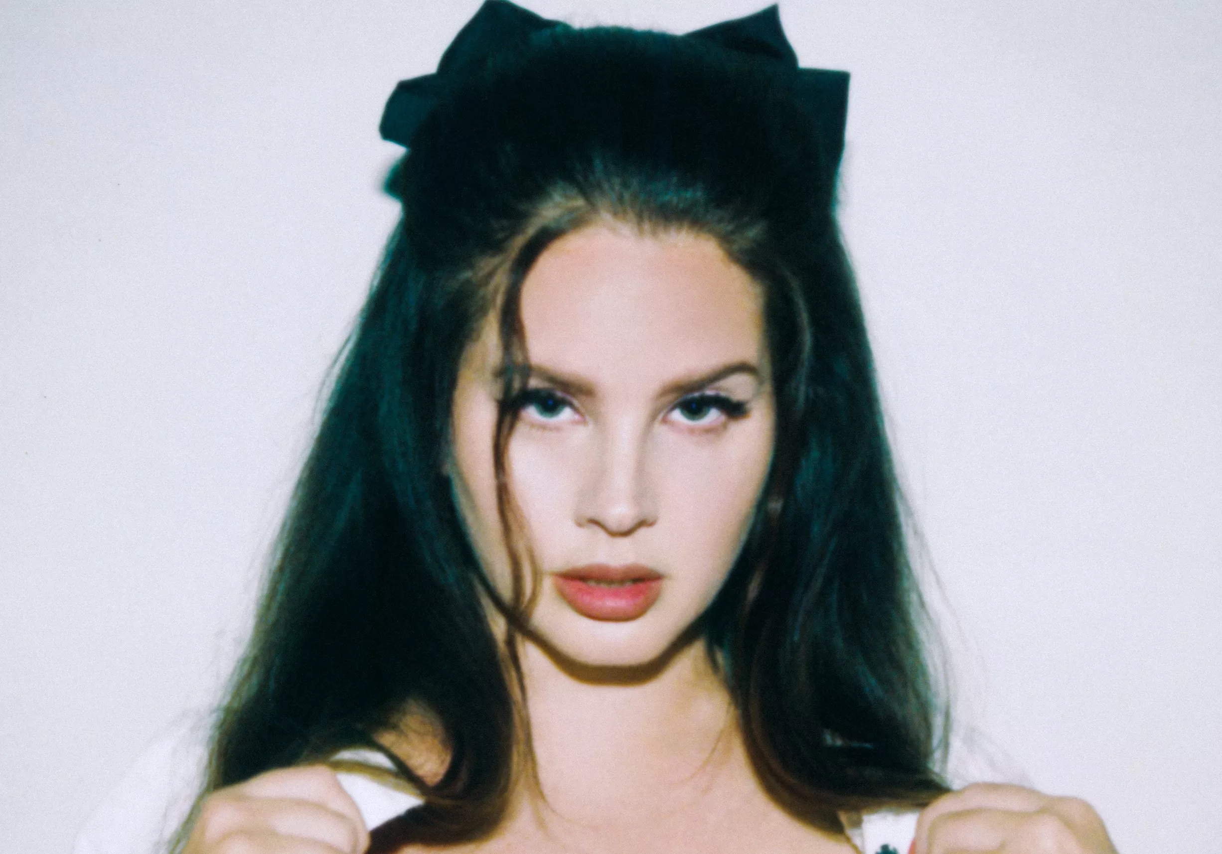 LYT: Lana Del Rey fortolker 98 år gammel popsang