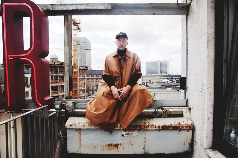 Hør The Rumour Said Fire-frontmands nye solo-single