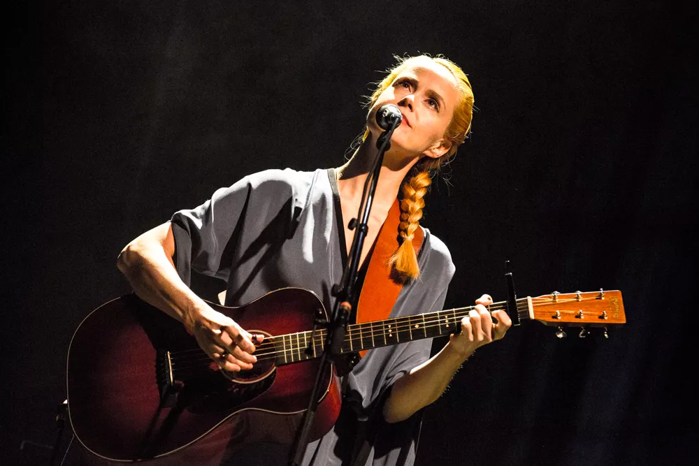 Tina Dickow: Odense Koncerthus