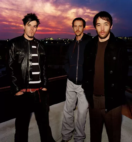 Hoobastank ude med interaktiv video