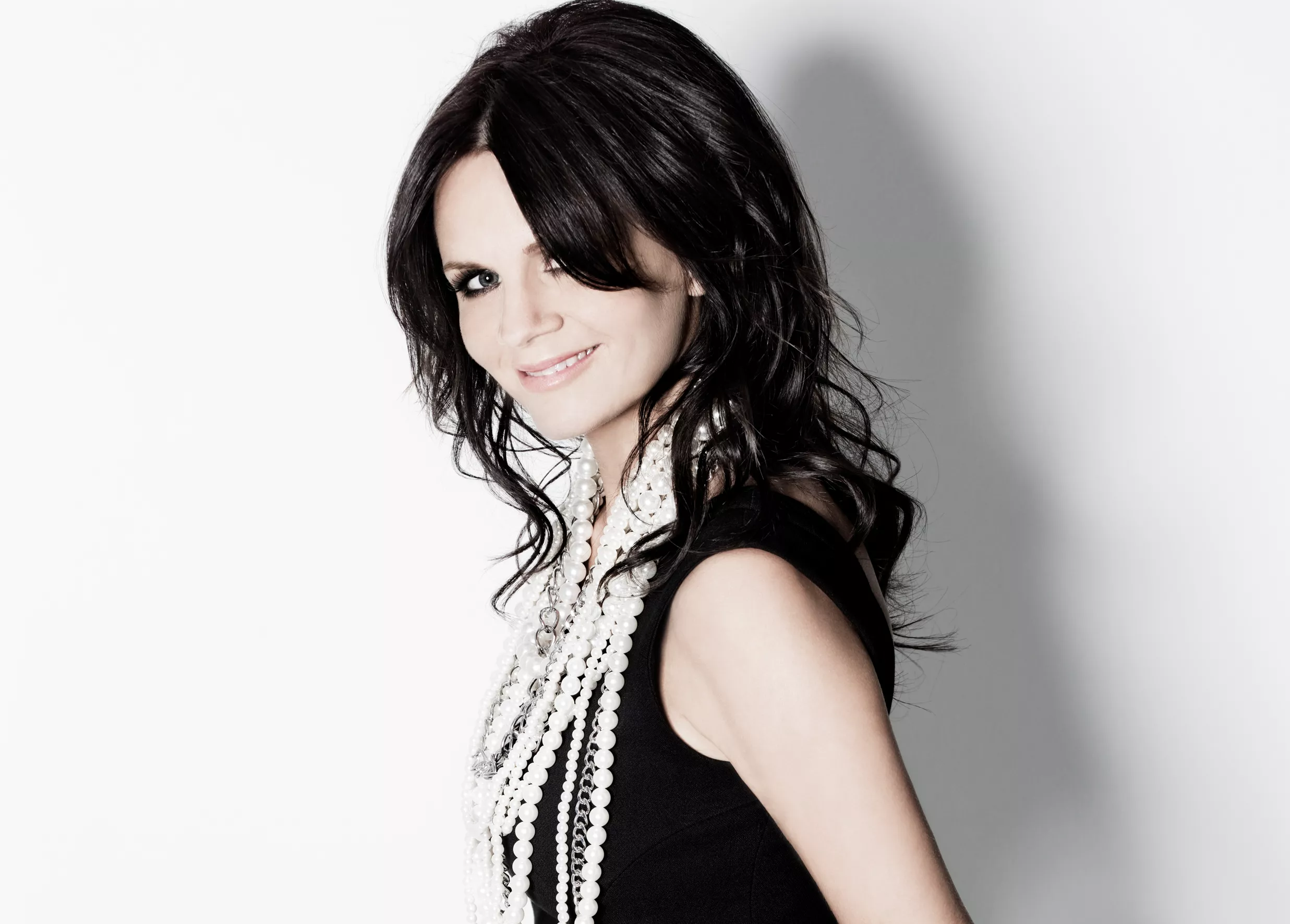 Lena PH gör årets Pridelåt