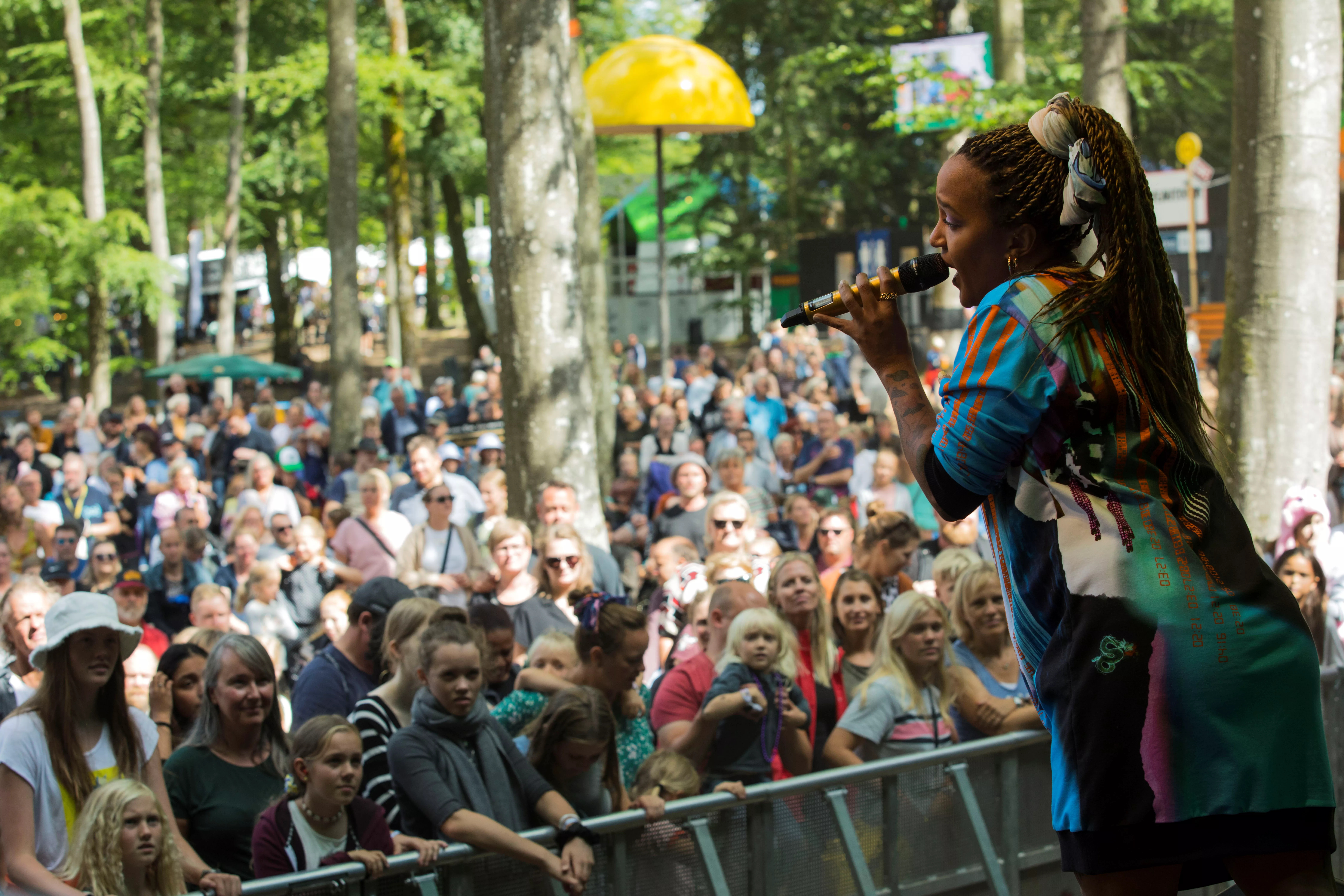 Særegen stemme, stort smil 