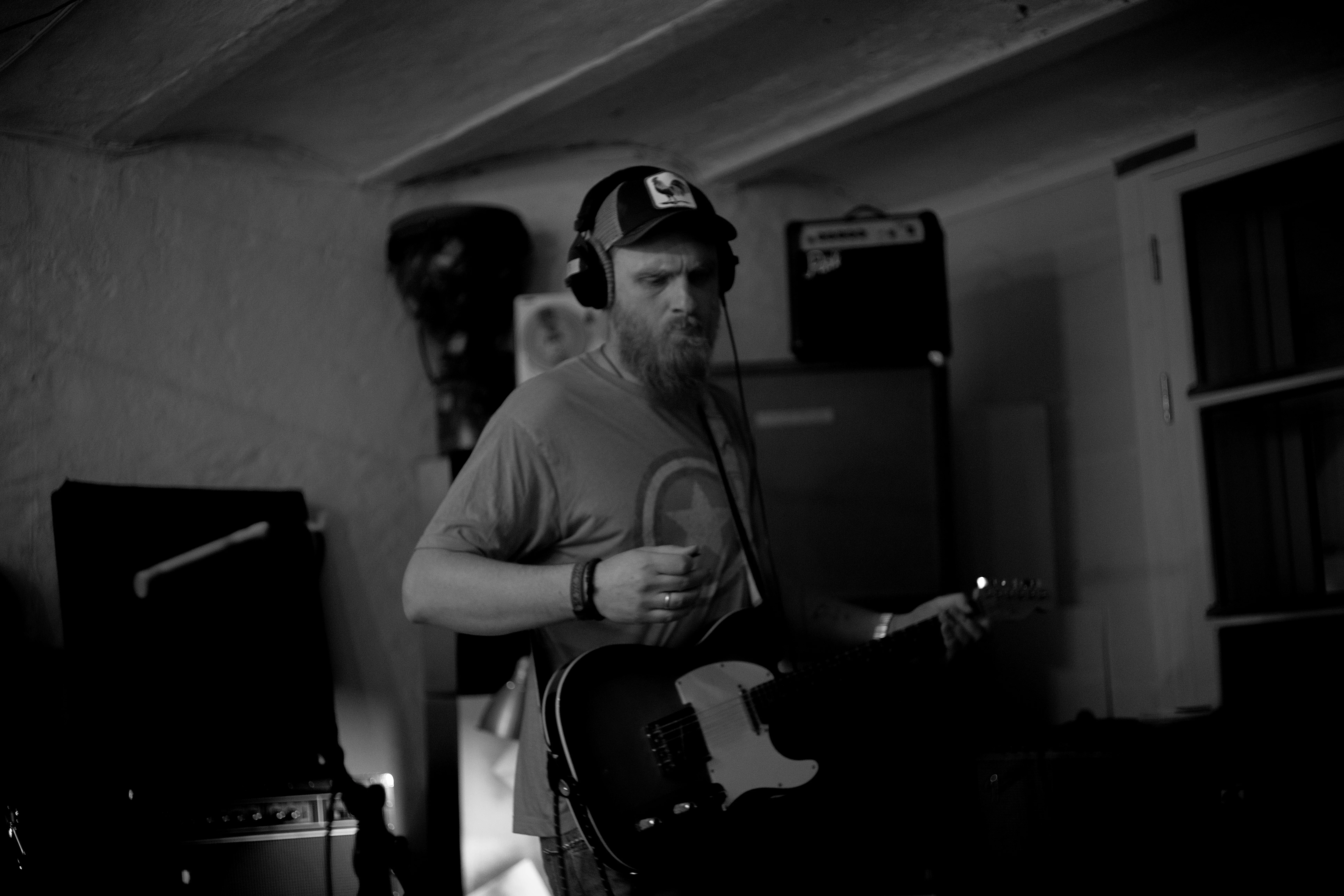 Kritikerrost norsk artist med første smakebit fra nytt album