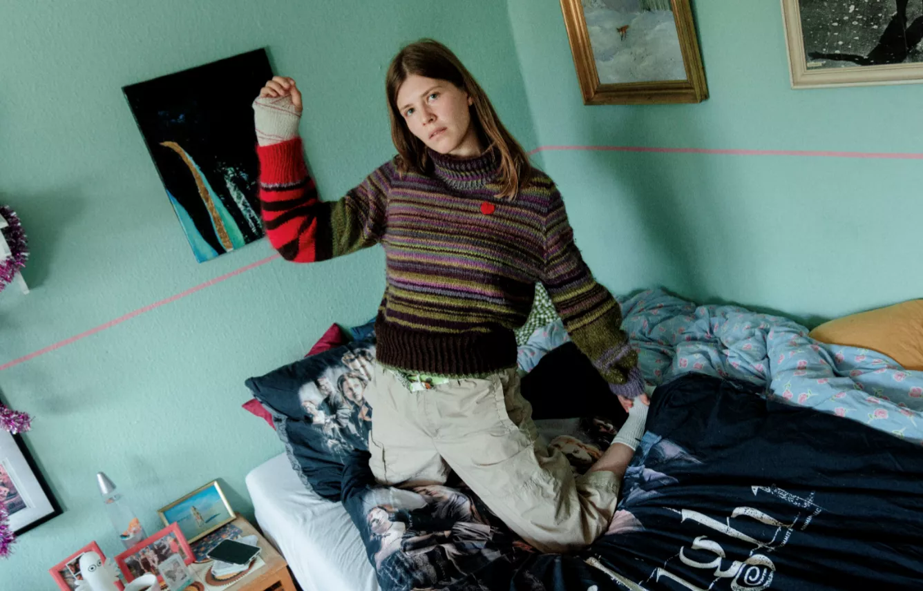 PSYKISKE KONSEKVENSER: Iomfro sætter fokus på et sygt sundhedssystem i ny musikvideo - se den her