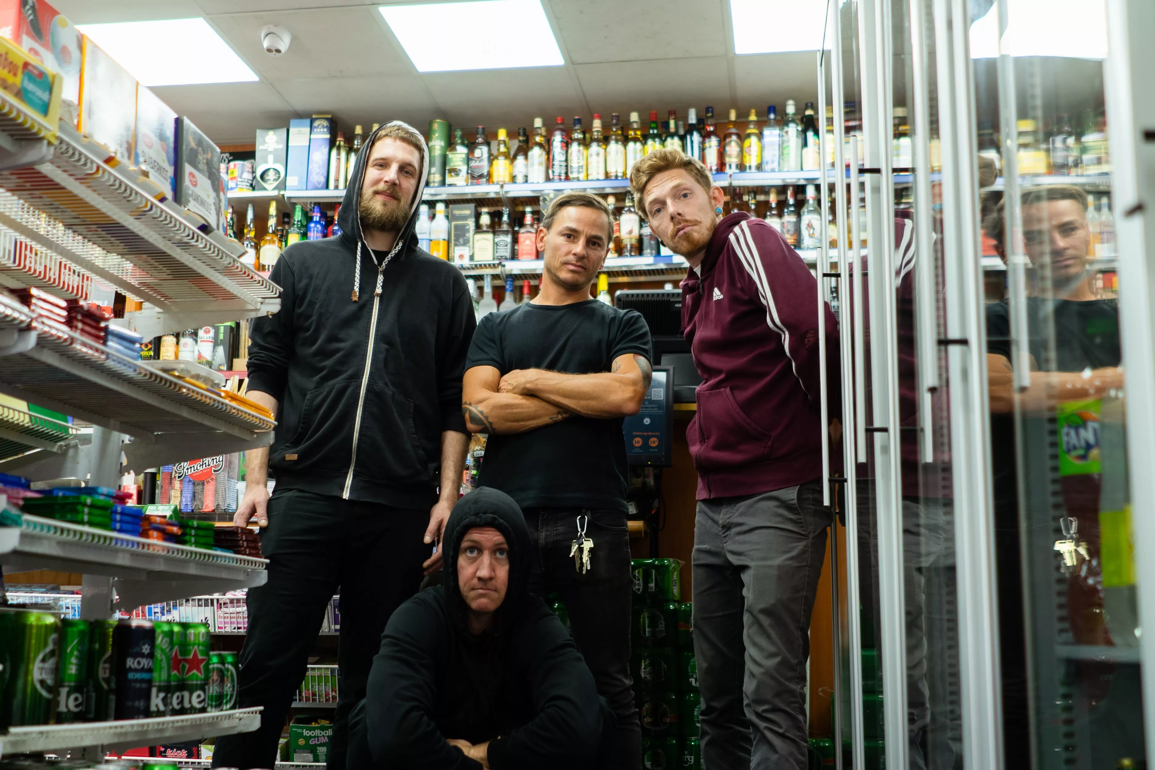 ANMELDELSE: Anarkistisk lydmur oplyser om den nye verdens(u)orden