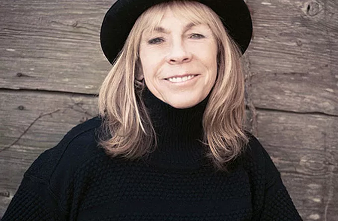 Rickie Lee Jones giver dansk kirkekoncert