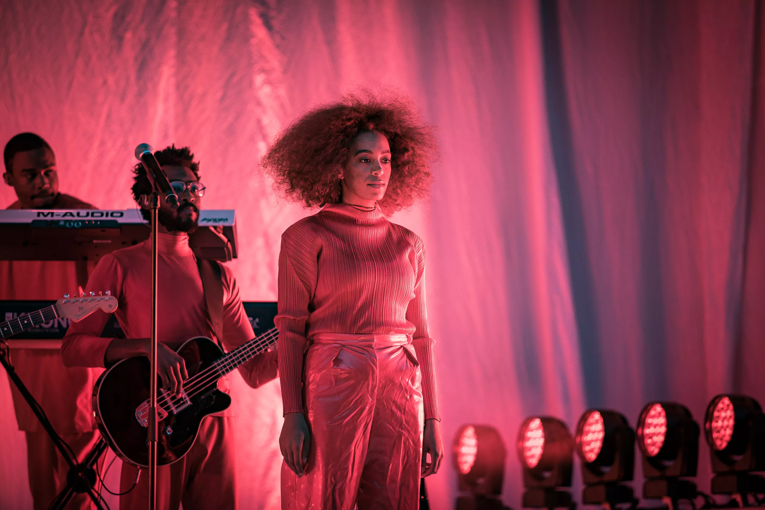 Solange offentliggør video med ny musik