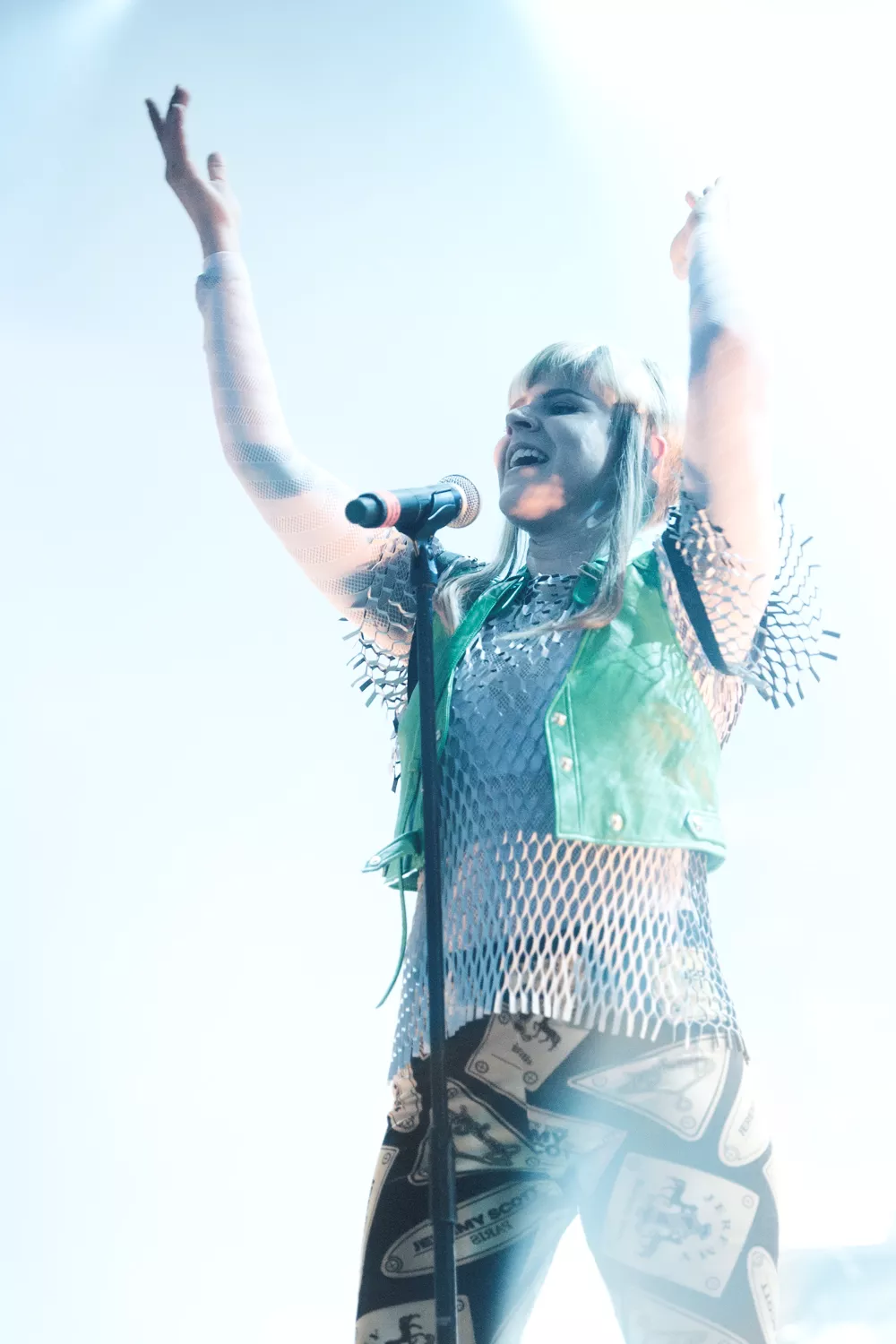 Robyn: Skive Festival, Scene 1