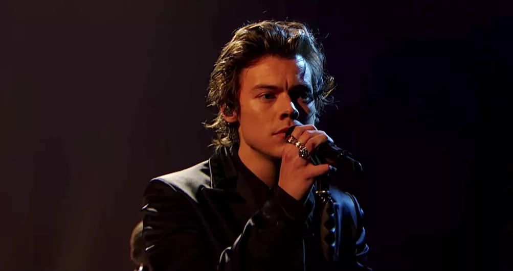 Fans reagerer på befamling under koncert