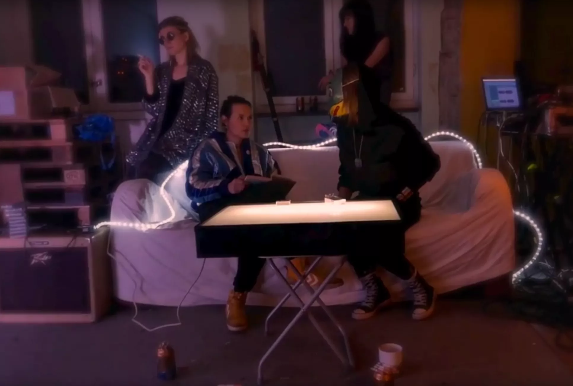 VIDEOPREMIÄR: Surf Philosophies – Bonecrusher