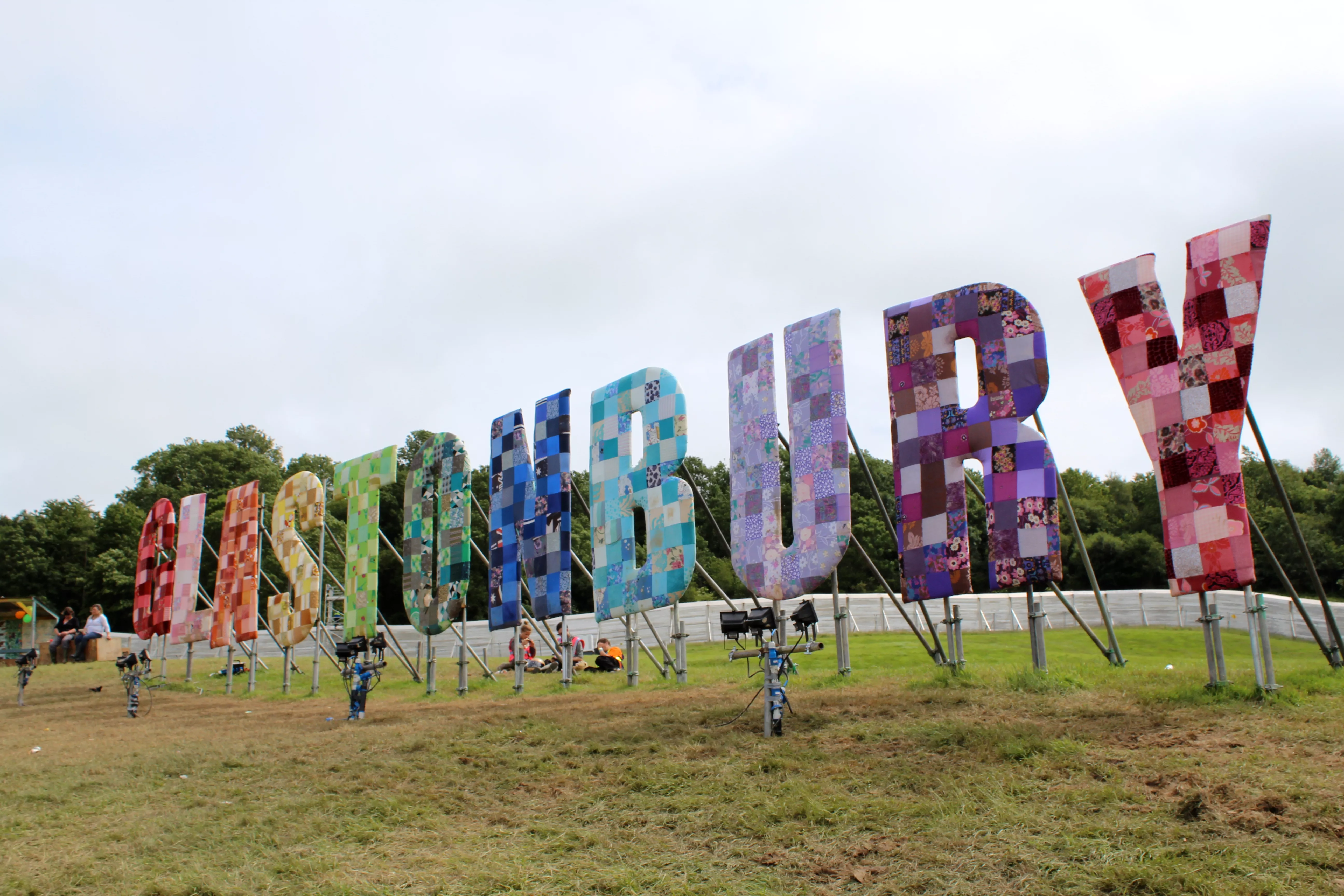 I en time troede folk, at Glastonbury Festival skiftede navn – og gik amok