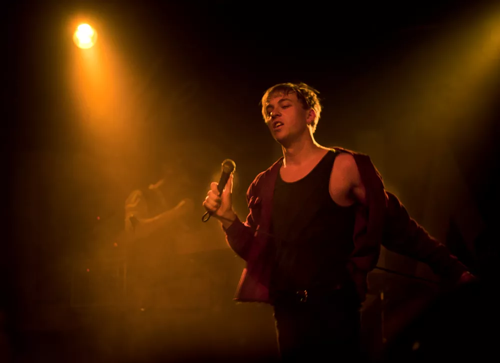 ANMELDELSE: Nedbarberet og lidt bart udspil fra Jonathan Pierces soloprojekt 