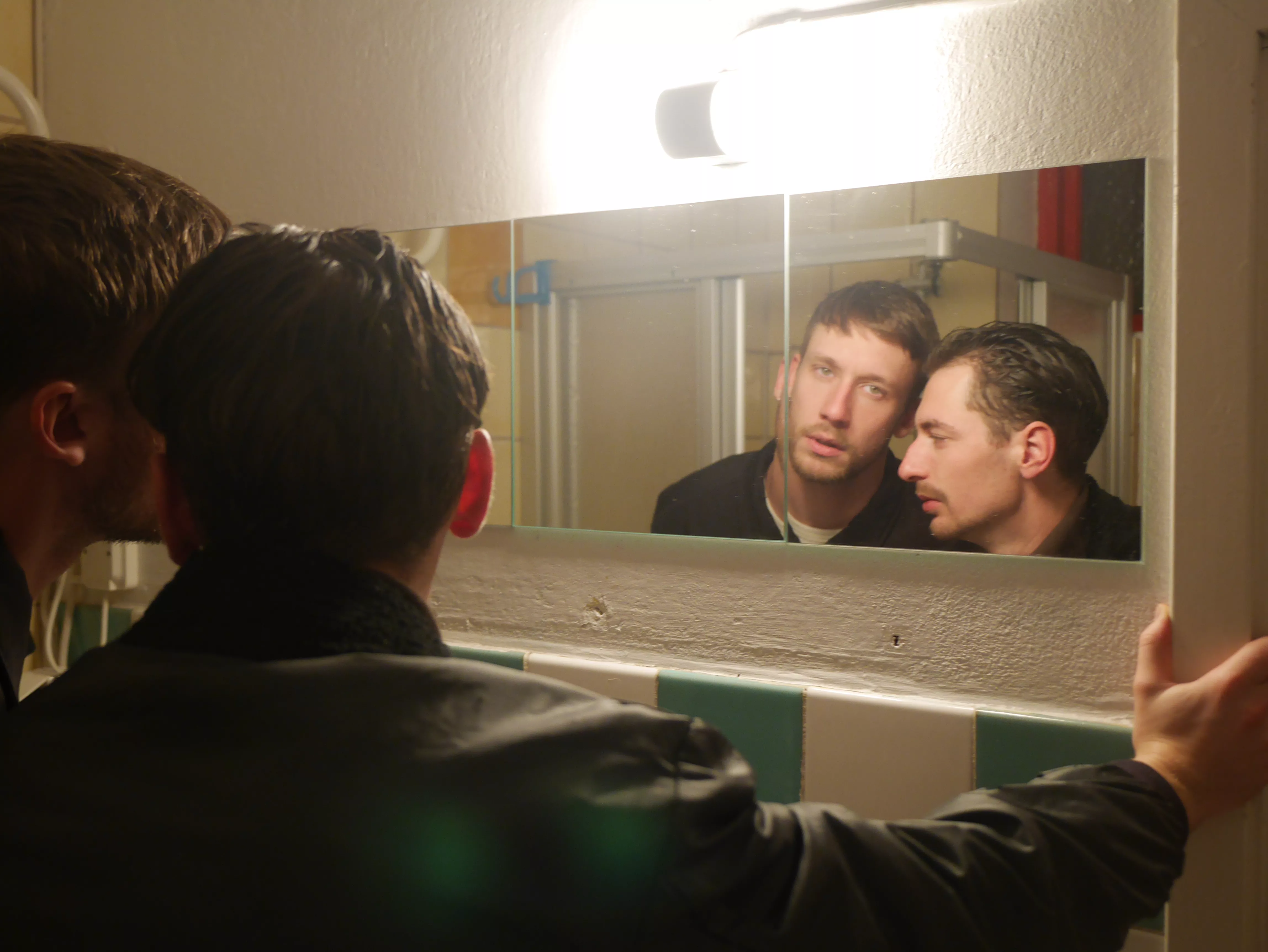 Släpper skiva efter en svår olycka – "Martin trillade av scenen och spräckte skallen"