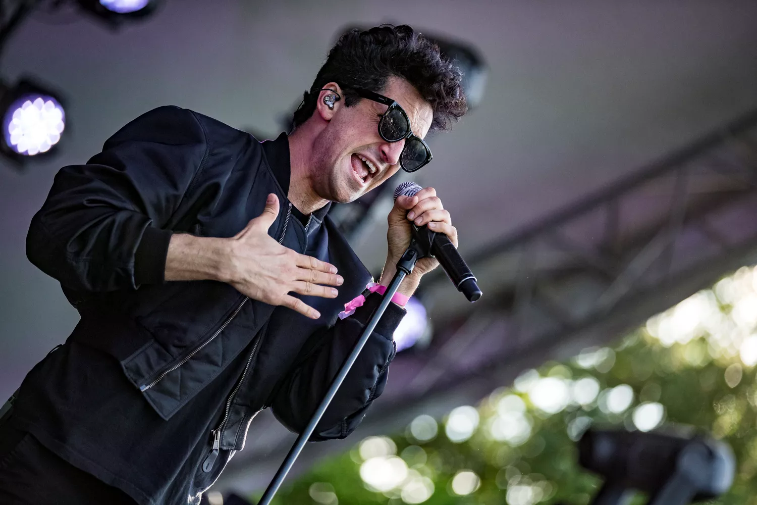 Kanye og Bon Iver gæster på ny Francis and the Lights-sang 