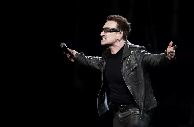 Bono tæt på flyulykke