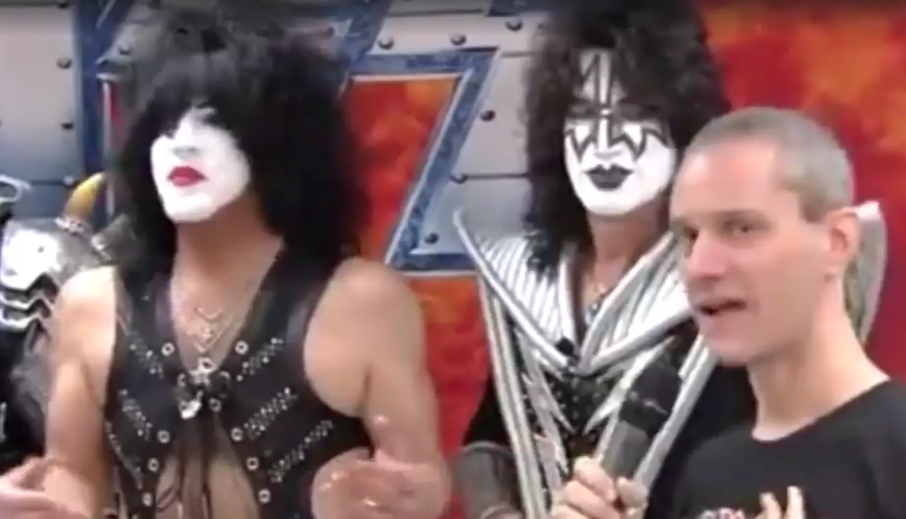 Se Kiss bete sig idiotiskt över en löjlig detalj