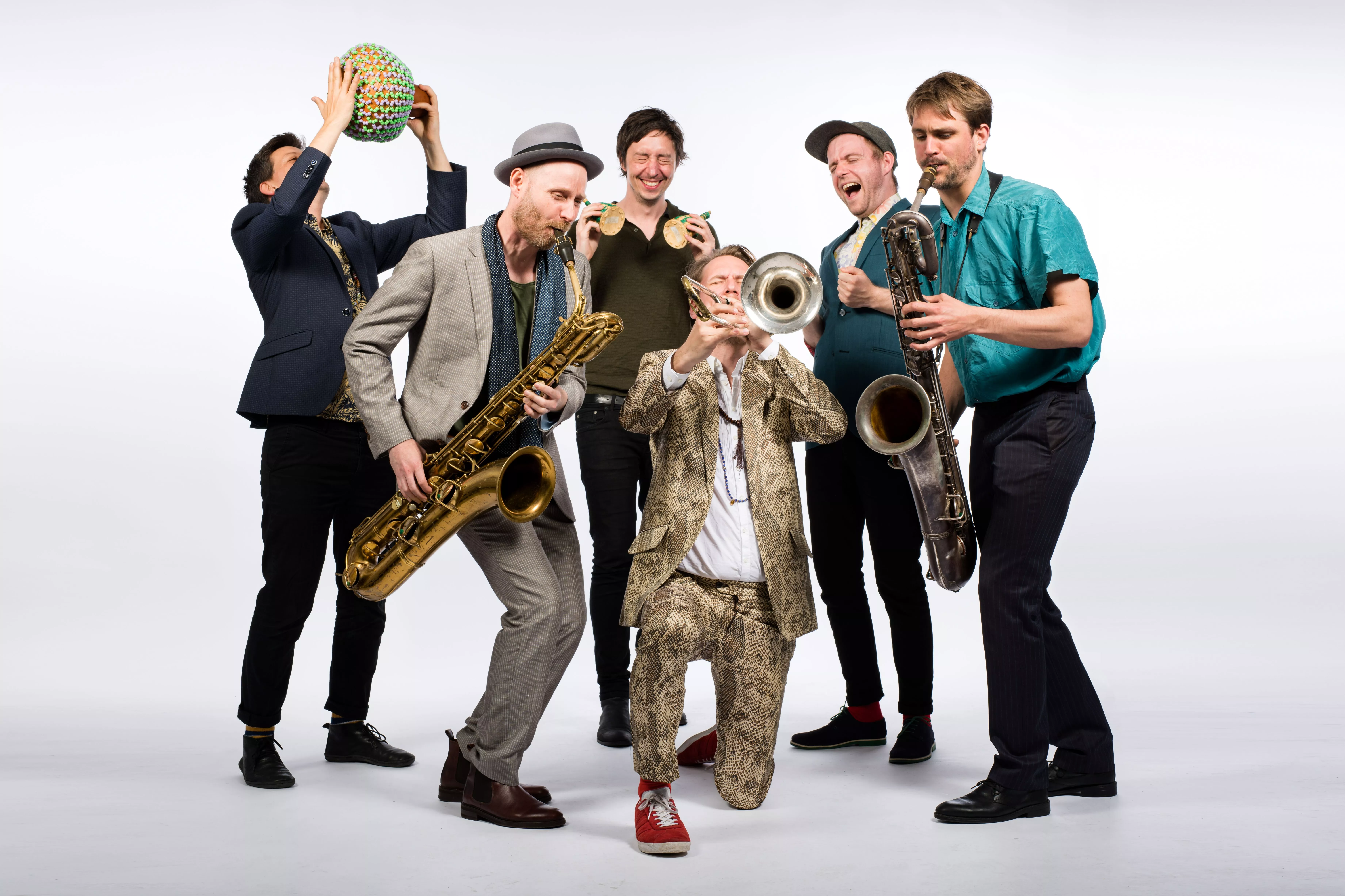 Se prisbelønnede The KutiMangoes video til singleforløber