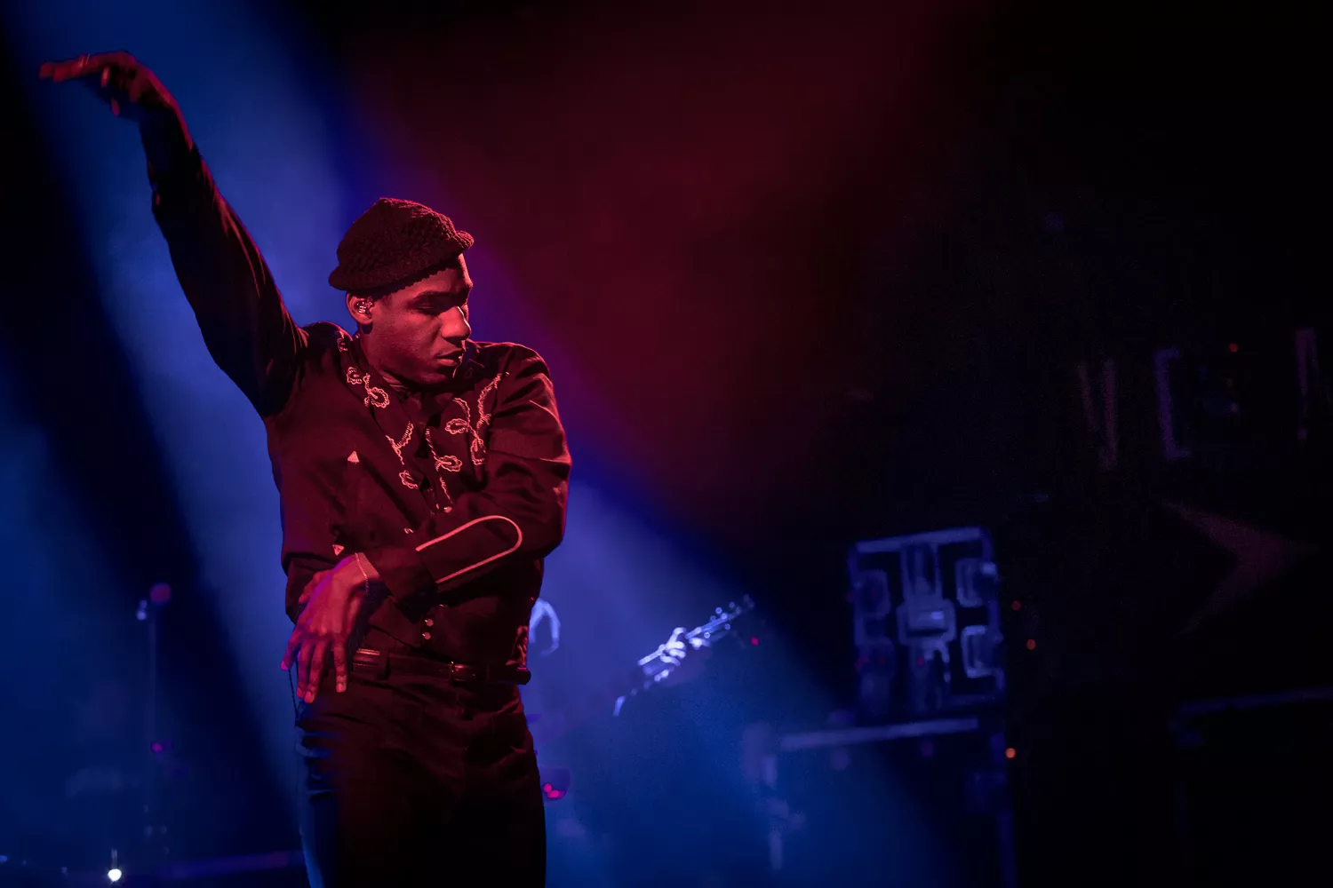 Store Vega - Leon Bridges