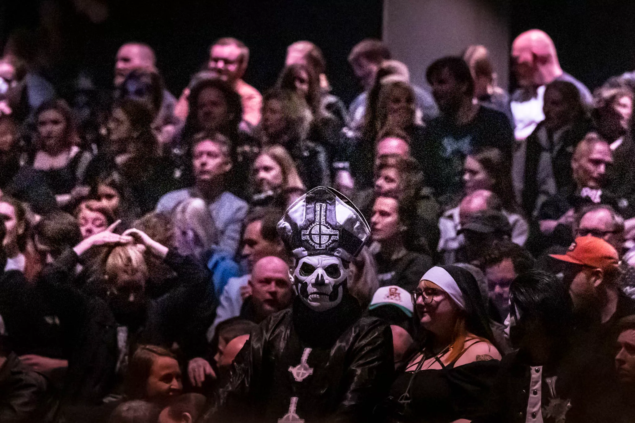 Se bildene fra Ghost-konserten i Oslo Spektrum
