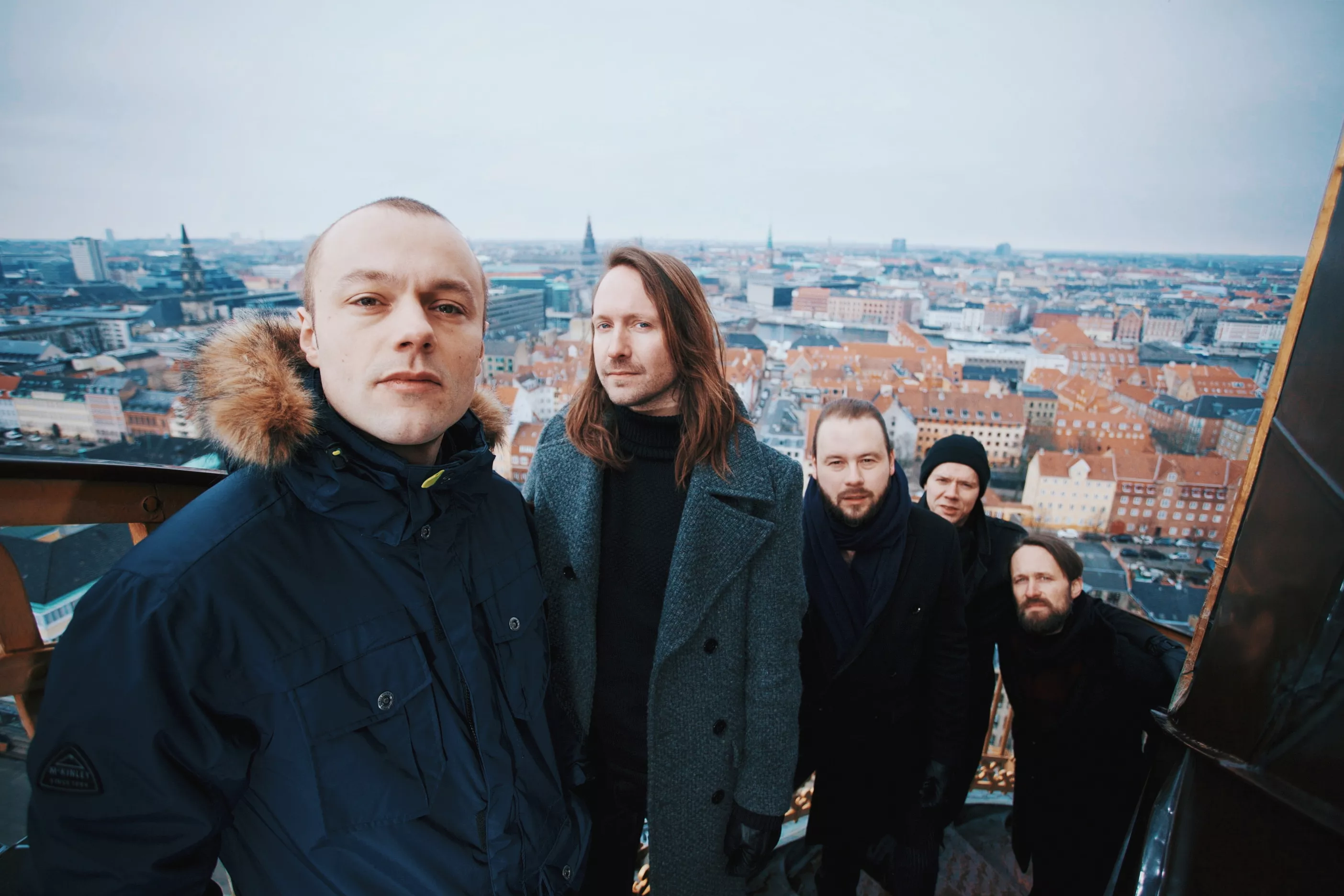 Premiere: Dør nr. 13 spreder vingerne og sætter af i ny musikvideo