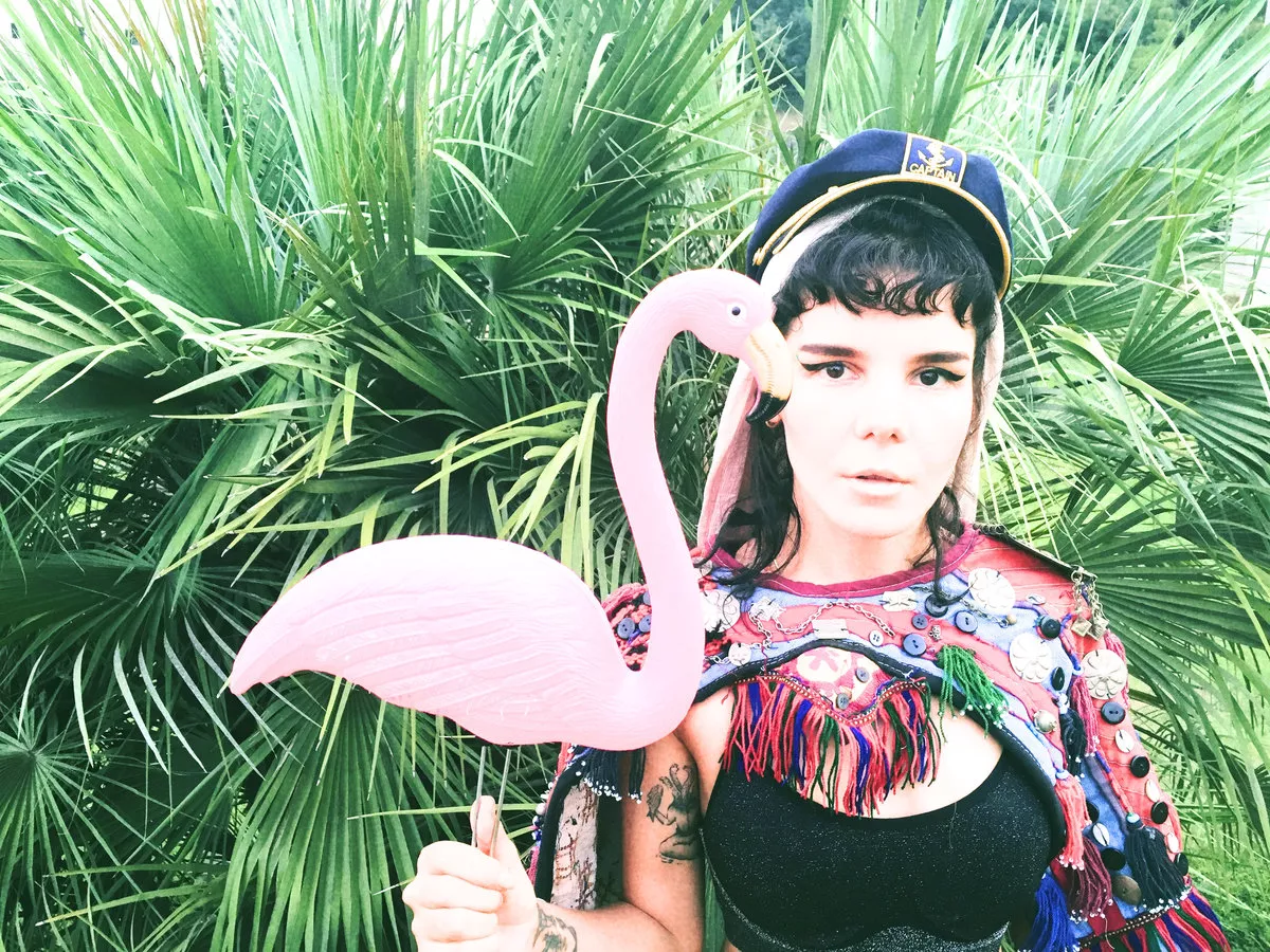 Her behøver man ikke klappe på to og fire